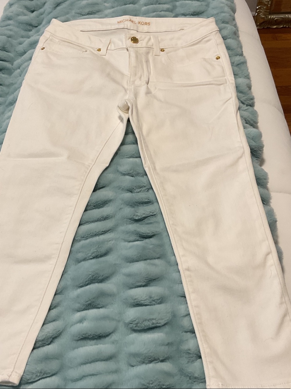 Michael Kors Women’s White Cropped Skinny Jeans with Gold Hardware